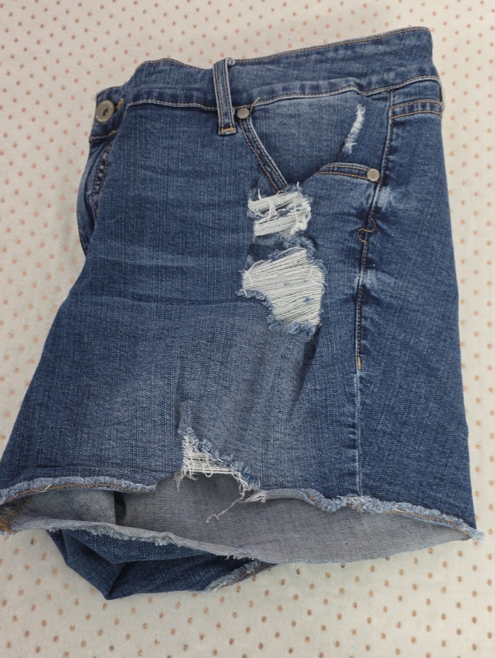 Torrid Distressed Denim Cutoff Shorts Medium Wash Size 20 Plus Size - Picture 12 of 13